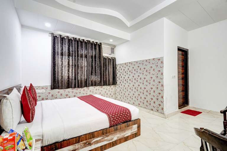 Room 5, Hotel Amour By RMR Hotels, Delhi
