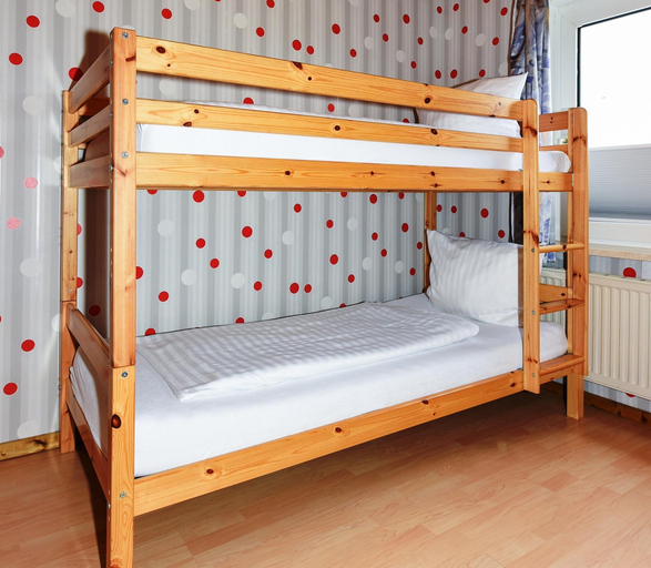 Room 4, Grosse Ferienwohnung im Dachgeschoss in Bensersiel, Wittmund