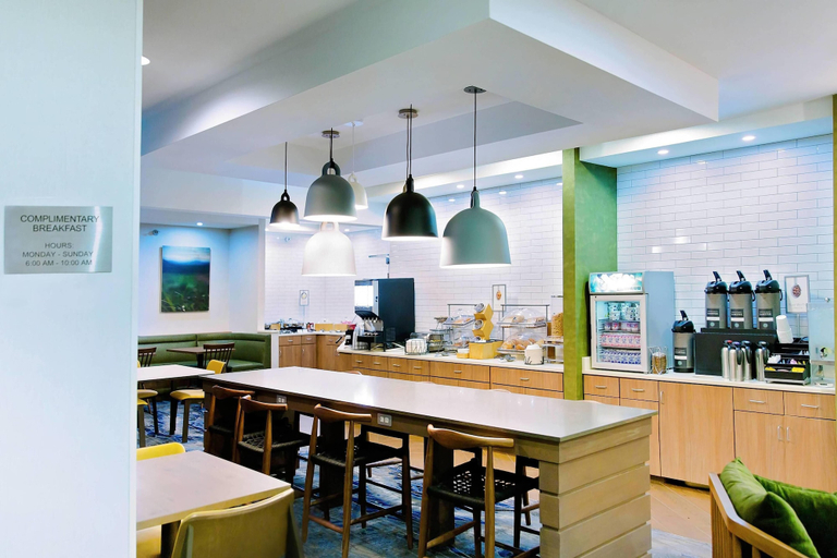 Food & Drinks 5, AmericInn by Wyndham Hays, Ellis