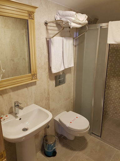Bathroom 3, Apple Tree Hotel, Fatih