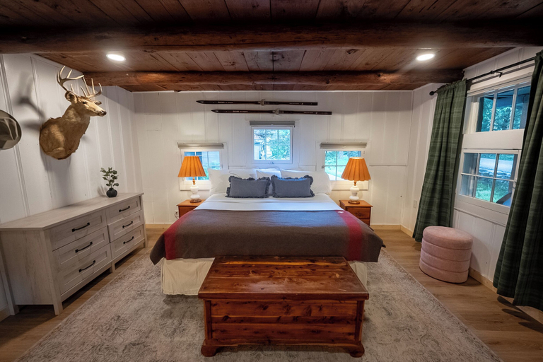 Bedroom 3, The Woodsman Lodge, Carroll