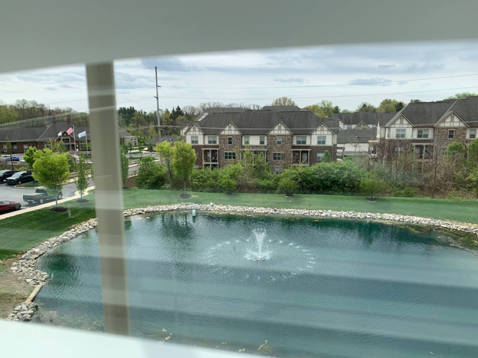 Room 3, Top Floor Water View King Bed Pool Gym, Delaware