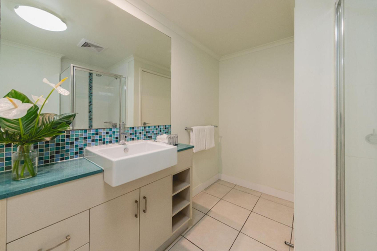 Bathroom 5, Silkari Lagoons Port Douglas, Douglas