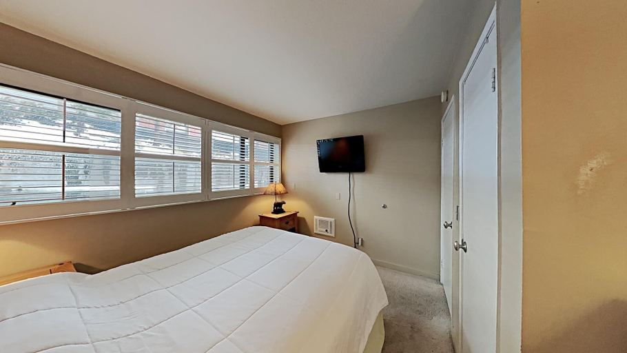 Bedroom 3, Slopeside Comfy 2-Bedroom Home with 3 Spas! by RedAwning, Mono