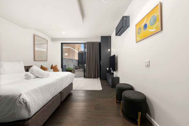 Room 2, Spotless Braddon Studio With Accessible Bathroom, Canberra