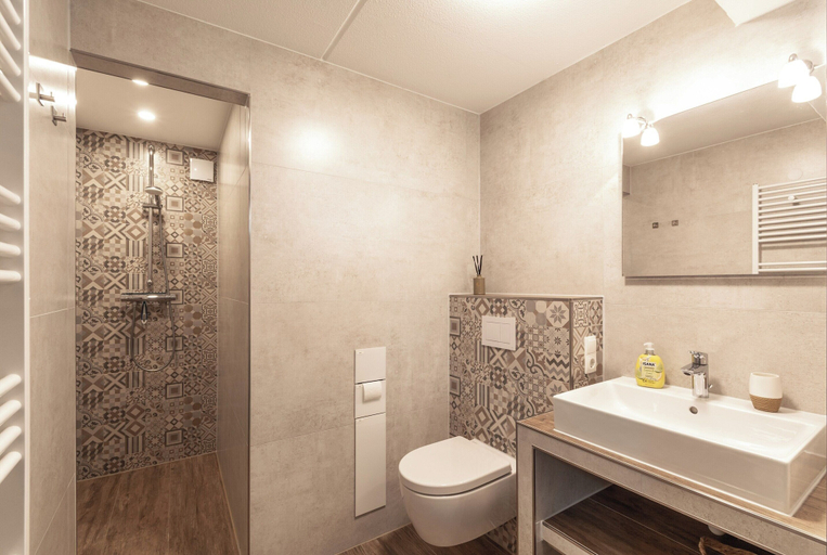 Bathroom, Lovely Holiday Home in Julianadorp, Den Helder