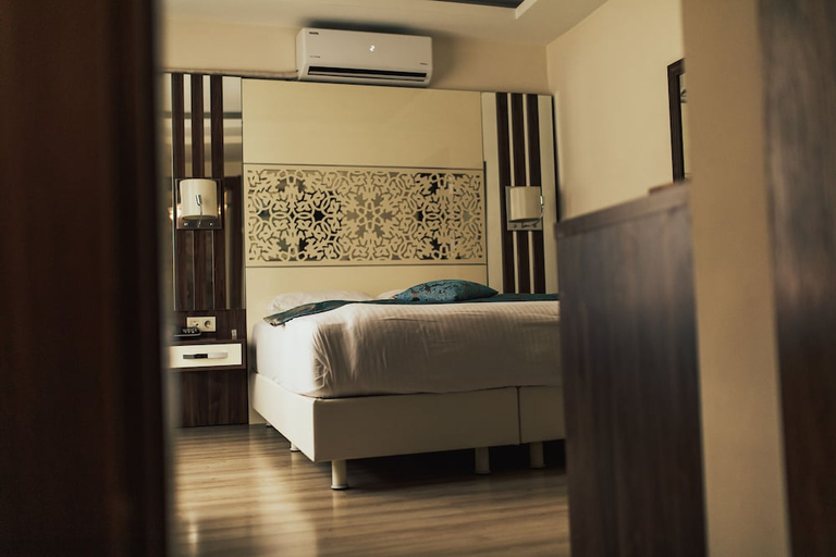 Bedroom 2, Rest Inn Hotel, Merkez