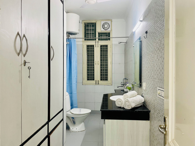 Bathroom 3, BluO 1BHK - DLF Galleria | Balcony, Suite, Gurgaon