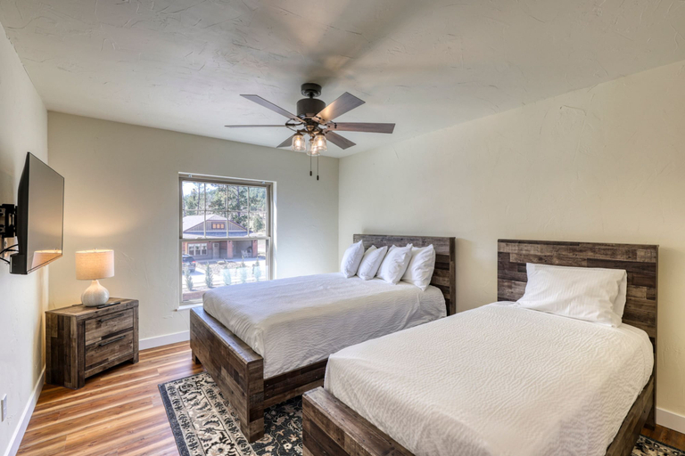 Room 4, Gold Mining Condo King Bed Modern Comforts, Pennington
