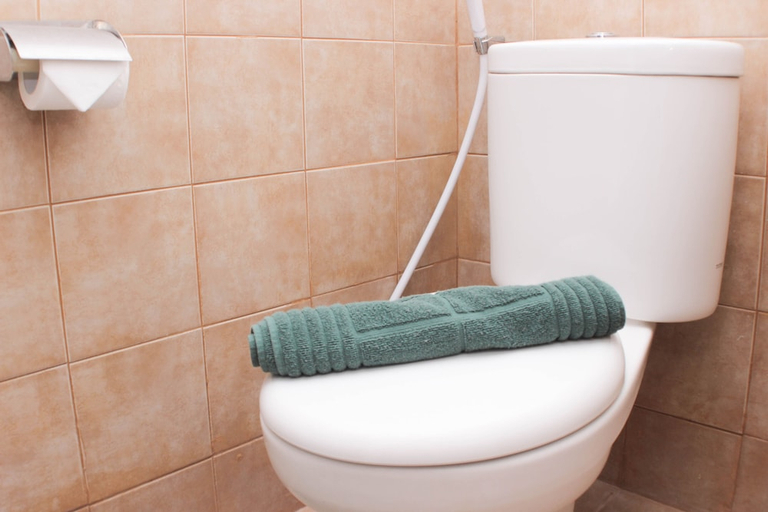 Bathroom 3, Well Designed And Serene 2Br At Green Pramuka City Apartment, Jakarta Pusat