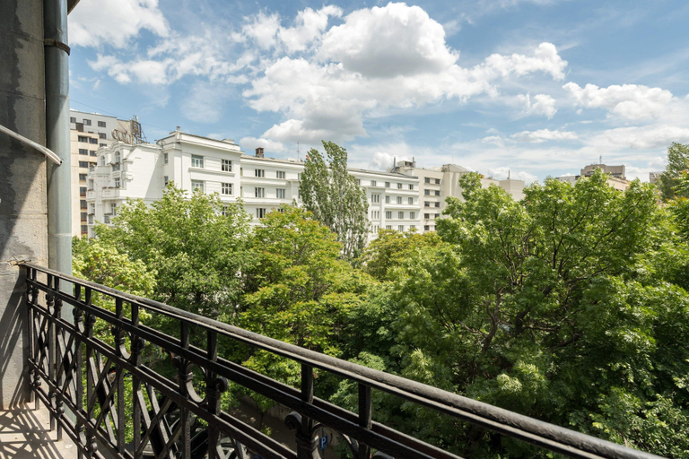 Others 4, Romanian Athenaeum Flat - Refined 3BR Steps from Calea Victoriei, Municipiul Bucuresti