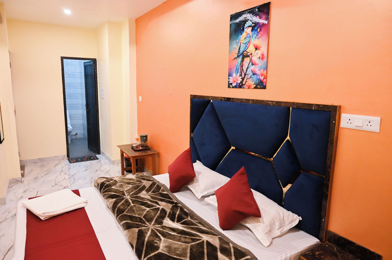 Room 3, Amaya Deluxe, Varanasi
