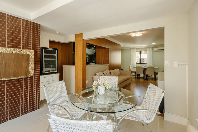 Dining 5, Fully Equipped Apartments With a Privileged Location 200m From the Beach in BC Tvns, Balneário Arroio do Silva