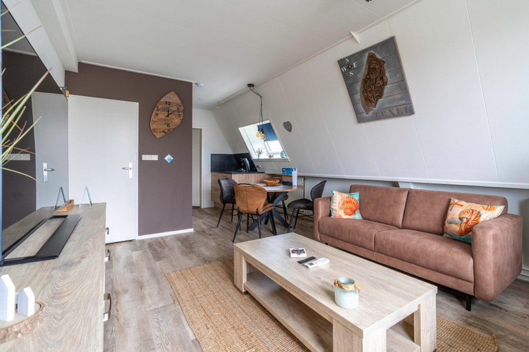 Living room 4, Comfortable and Modern Furnished 4-person Apartment, Texel