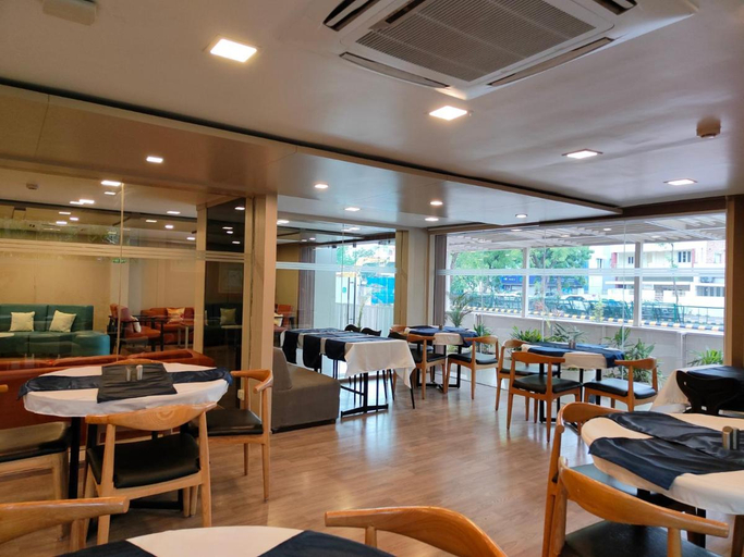 Food & Drinks 5, Kanak Beacon Hotel, Ahmadabad