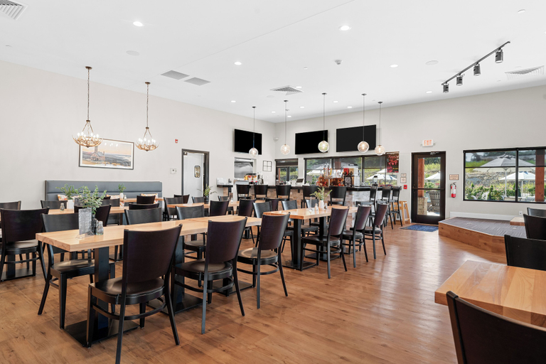 Food & Drinks 5, Grand Crowne Resort, Taney