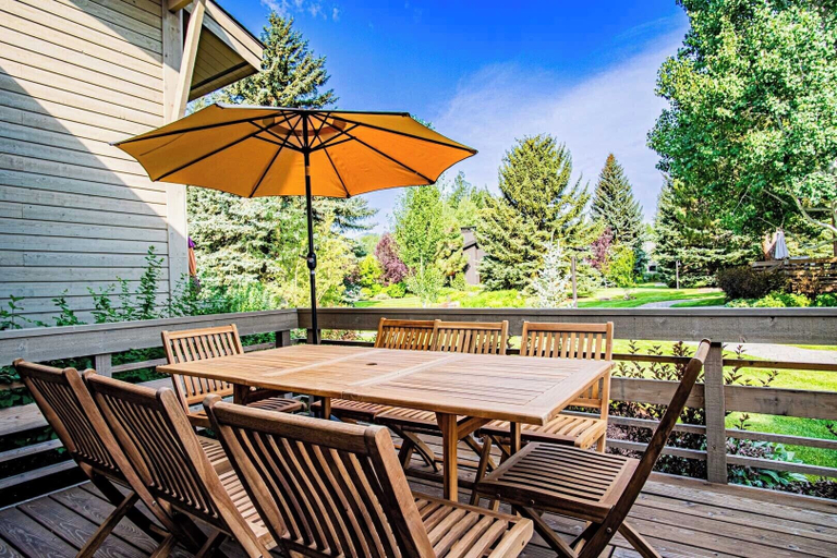 Outdoor dining, Creekside 1273 - Nr Ski + Sun Valley Rec Passes, Blaine