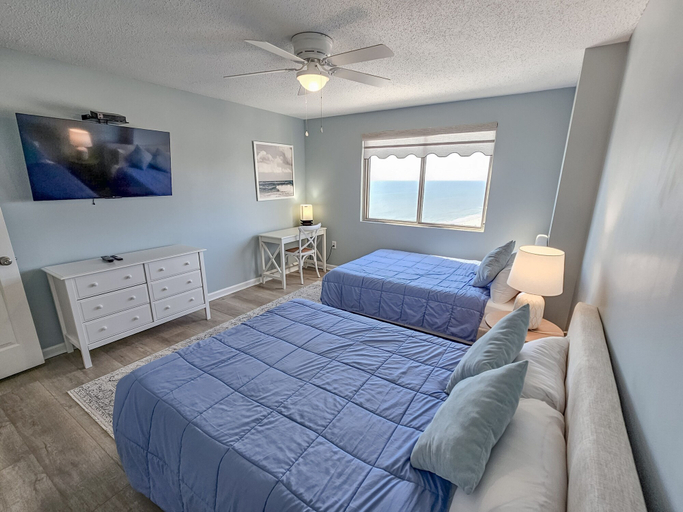 Room 2, 2106 Brighton 2 Bedroom Condo, Horry