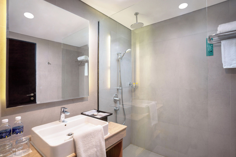 Bathroom 5, Golden Tulip Springhill Lampung, Bandar Lampung