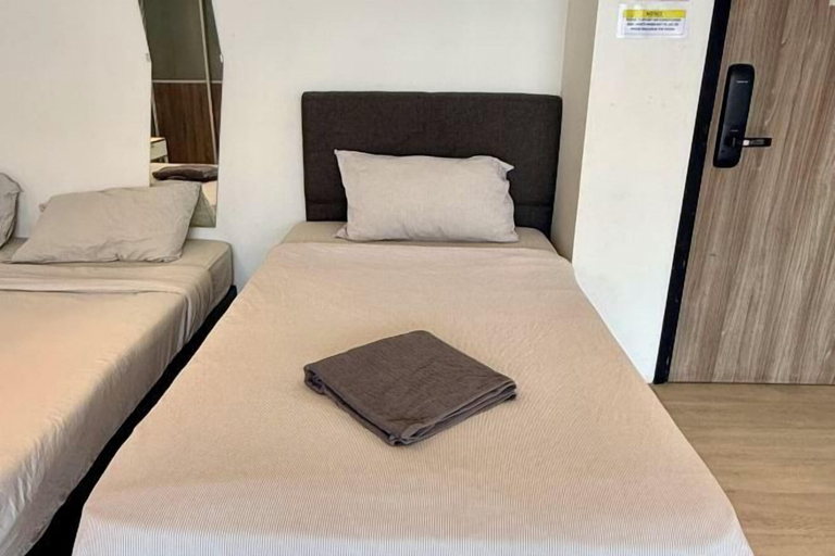 Room 2, ISA Raeburn Park Apartments, Singapore