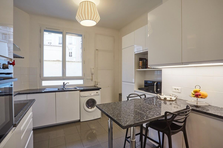 5, Apartment Arc de Triomphe/ Champs Elysée, Paris