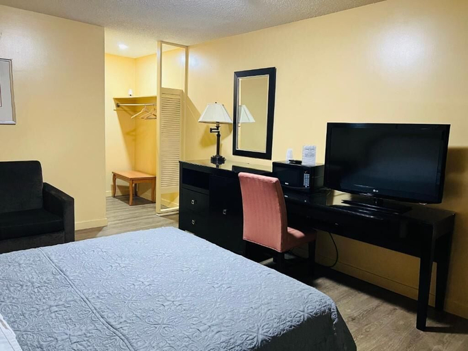 Bedroom 2, Sunset Inn, Niagara