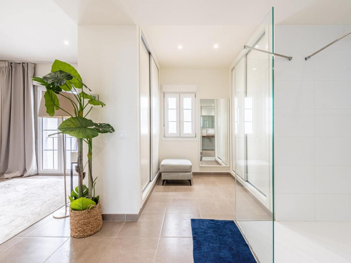 Others 2, Puerto Banus Harbour Apartment, Málaga
