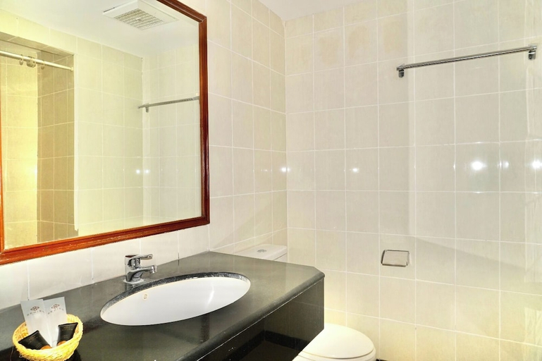 Bathroom 5, Stay 'd Kuningan, South Jakarta