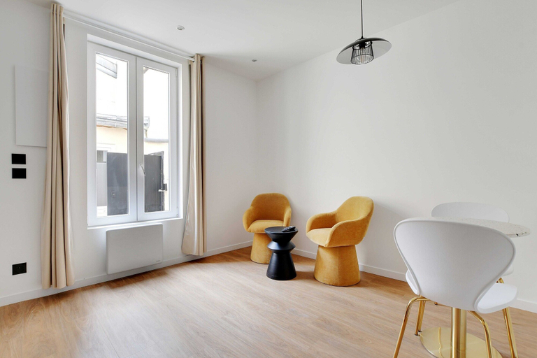 Dining 5, Charming Apartment - 1BR - 2P - Montreuil, Seine-Saint-Denis