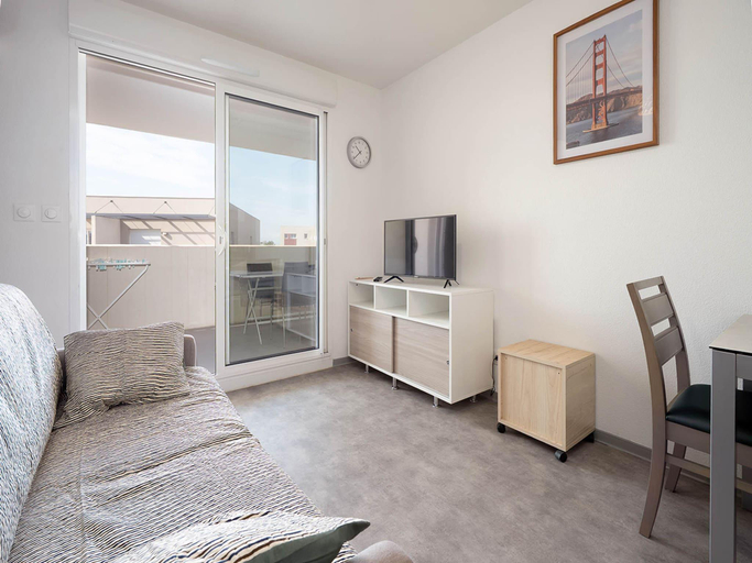 2, Seaside Apartment with Pool, Hérault