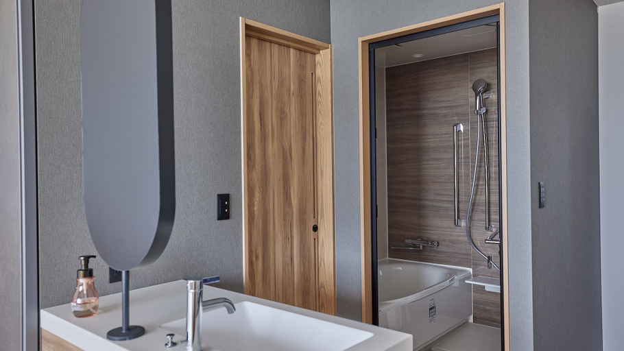Bathroom 3, Southern City Hotel, Nankoku