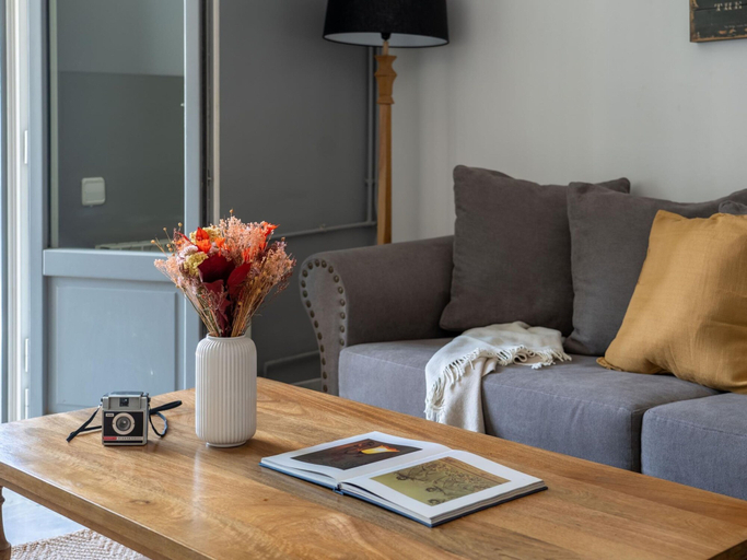 Room 5, Esplendido Apto de 3 Habitaciones con Terraza, Barcelona