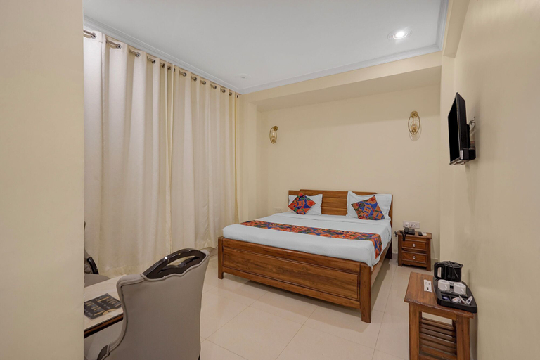 Room 2, FabHotel Marine - infront of Trade Facility centre, Varanasi