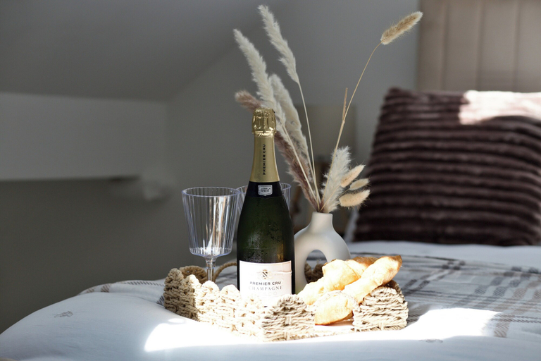 Room 4, Modern City Apartment in London, London