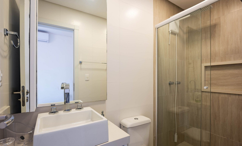 Bathroom, Apto c/ piscina e churrasq, 280m da praia IMD0502, Bombinhas