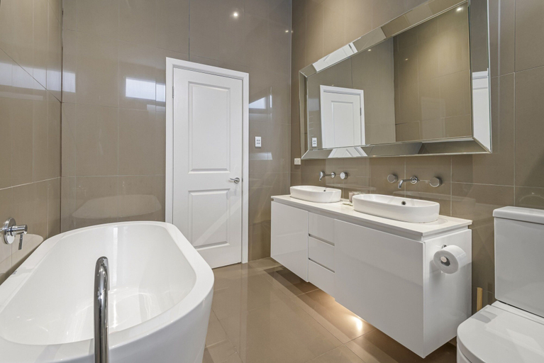 Bathroom 5, Modern Charm Meets Inner Convenience, Melbourne