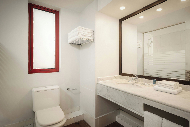 Bathroom 4, Four Points by Sheraton Santiago, Santiago