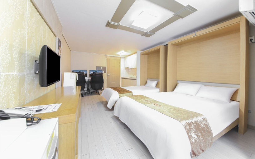 Bedroom 3, Joy Hotel, Jeju