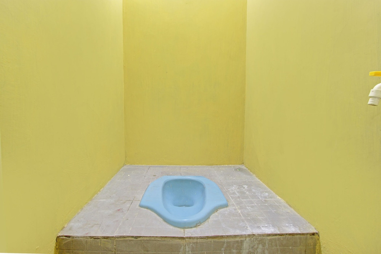 Bathroom, Hotel O Syifa Guest House Syariah, Tegal