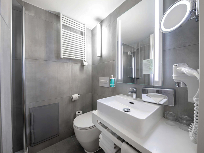 Bathroom 5, Novotel Warszawa Centrum, Warsaw