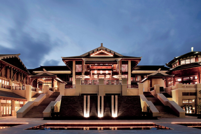 Exterior & Views