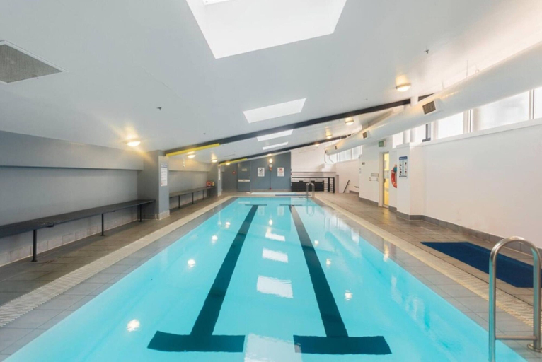 Pool, Center 1-bed With Sauna, Gym, BBQ & Parking, Canberra
