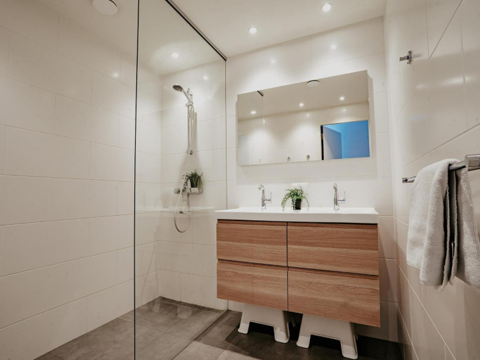 Bathroom 2, Waterside Escape with Easy Access, Uitgeest