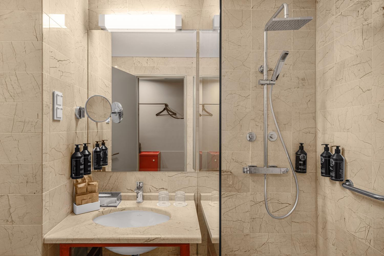 Bathroom 3, Hotel Lycium Debrecen - Handwritten Collection, Debrecen