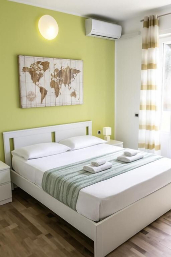 Bedroom 3, Iris Rooms, Cagliari