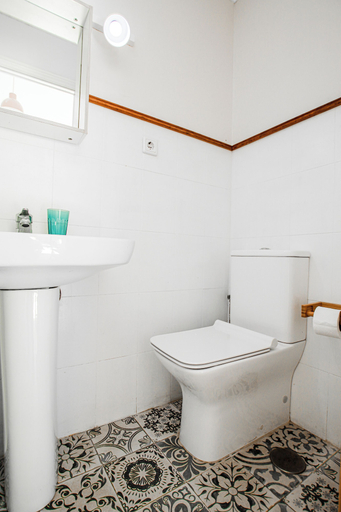 Bathroom 4, Latas Surf Lodge, Cantabria
