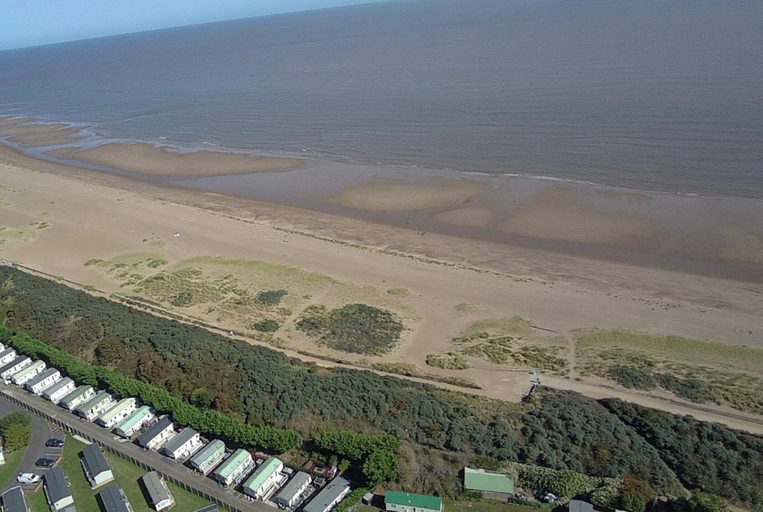 Beach, 2 Bedroom Caravan Sleeps 6 -free Parking -Tv -wifi, Lincolnshire