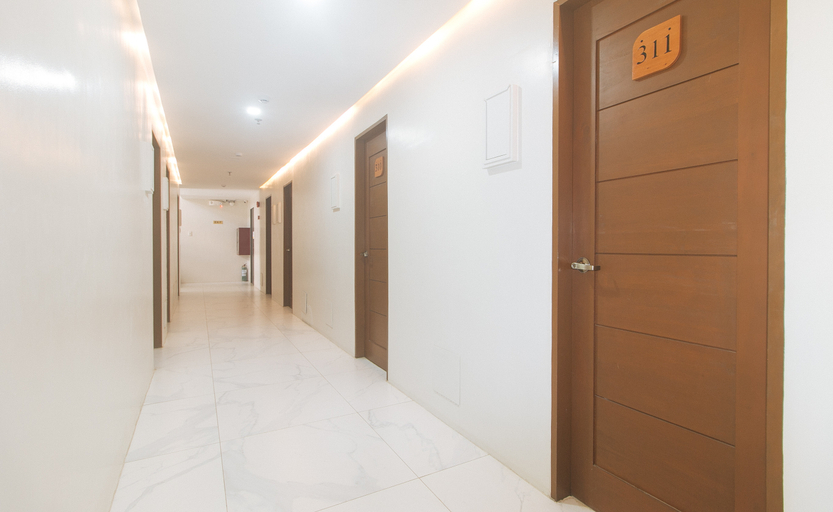 Others 2, Avelida Homes by RedDoorz, Iloilo City