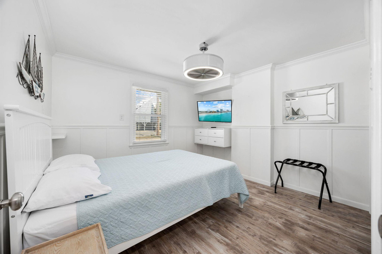 Room 5, Summer Breeze in North Myrtle Beach, Horry