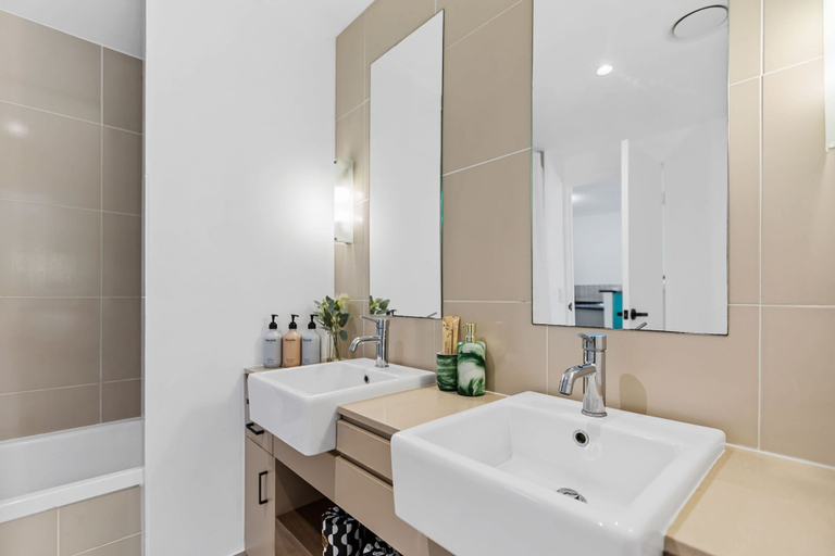 Room 2, Urban Tropics Modern Resort Apartment, Cairns